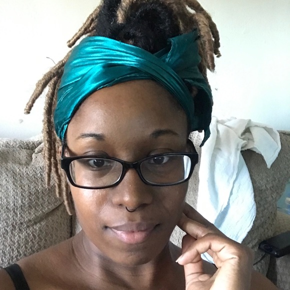 Meet your Posher, Tiffany - Picture 2 of 5